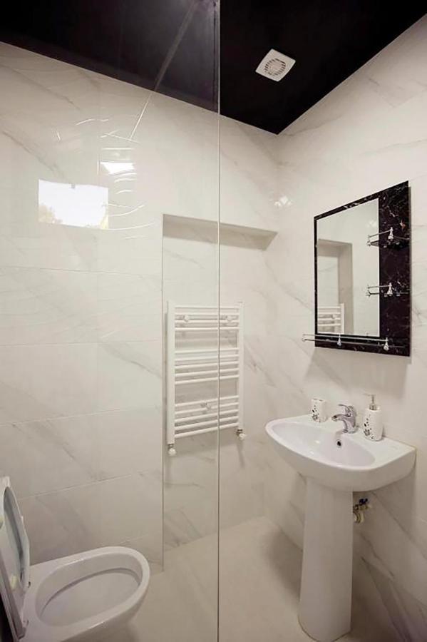 Nickos Hotel Kutaisi Luaran gambar