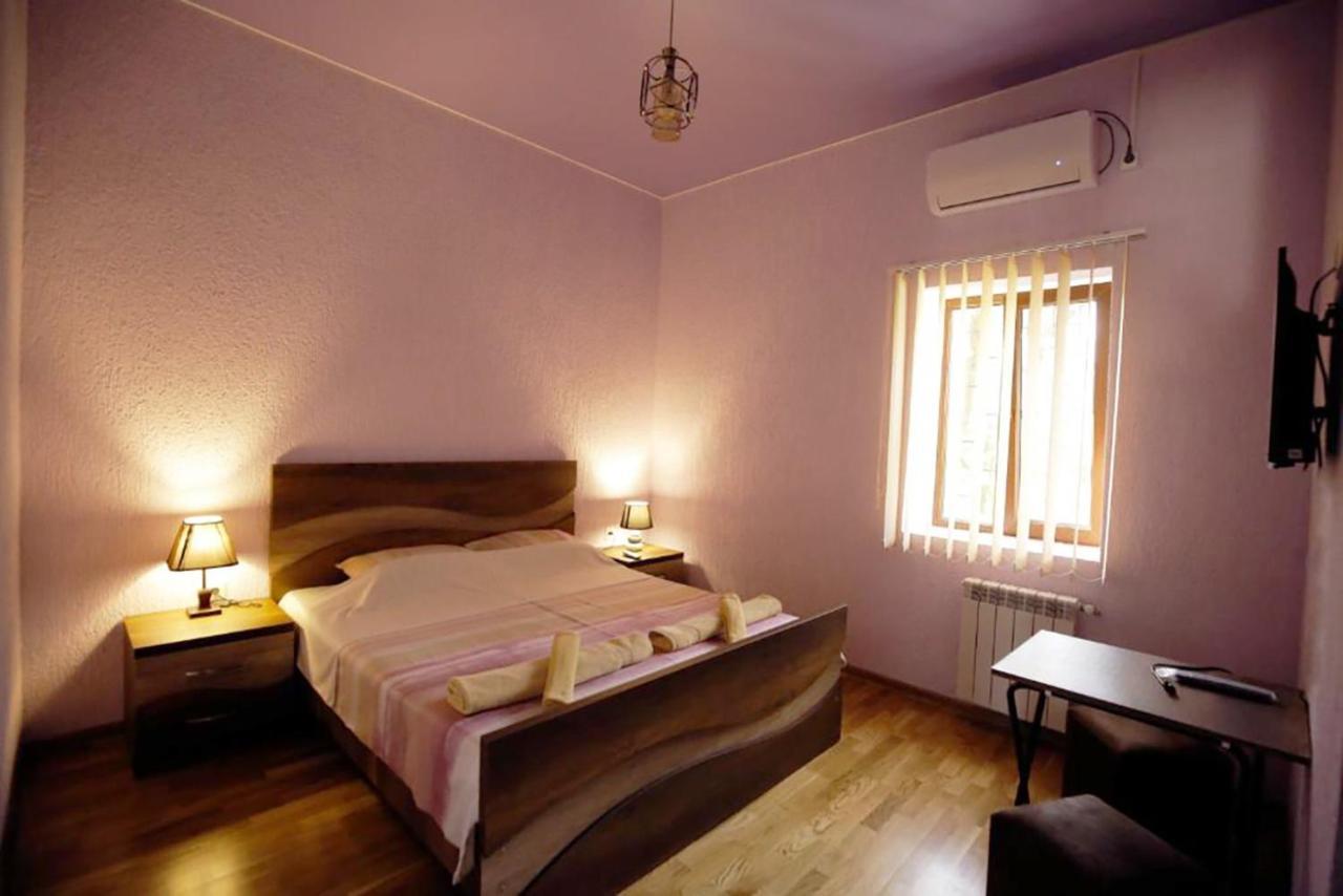 Nickos Hotel Kutaisi Luaran gambar