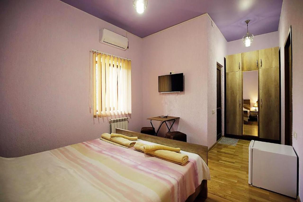Nickos Hotel Kutaisi Luaran gambar