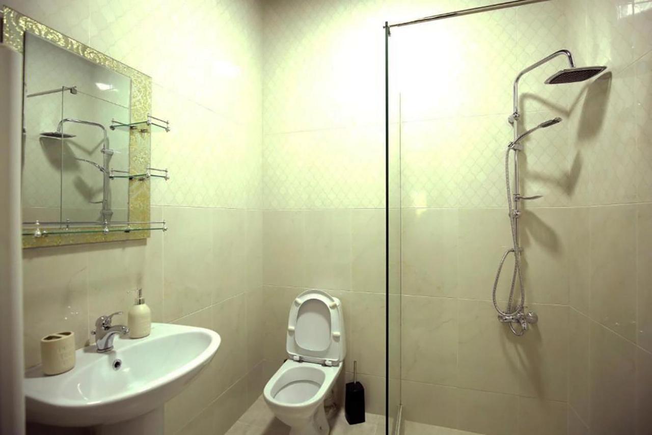 Nickos Hotel Kutaisi Luaran gambar