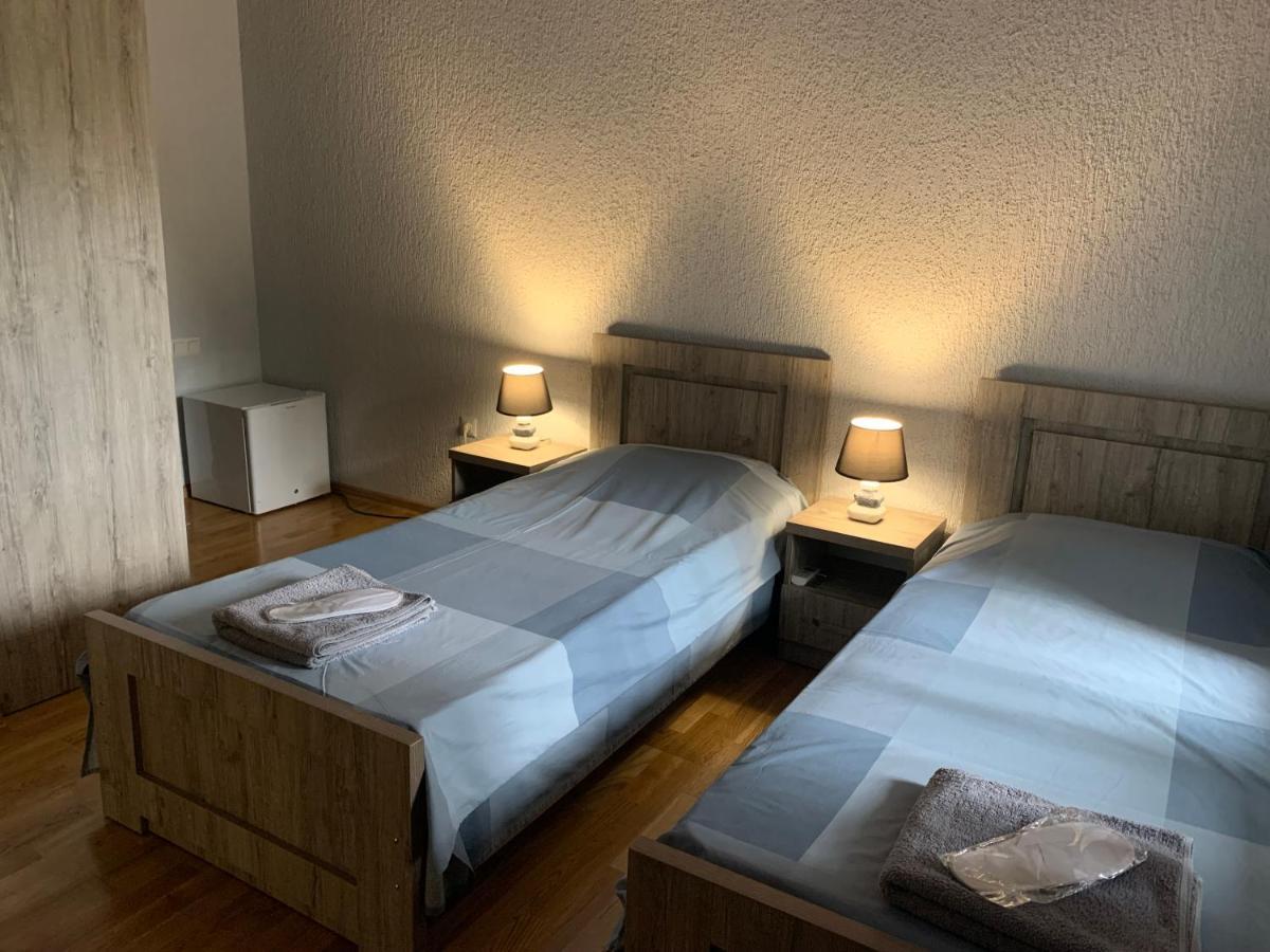 Nickos Hotel Kutaisi Luaran gambar