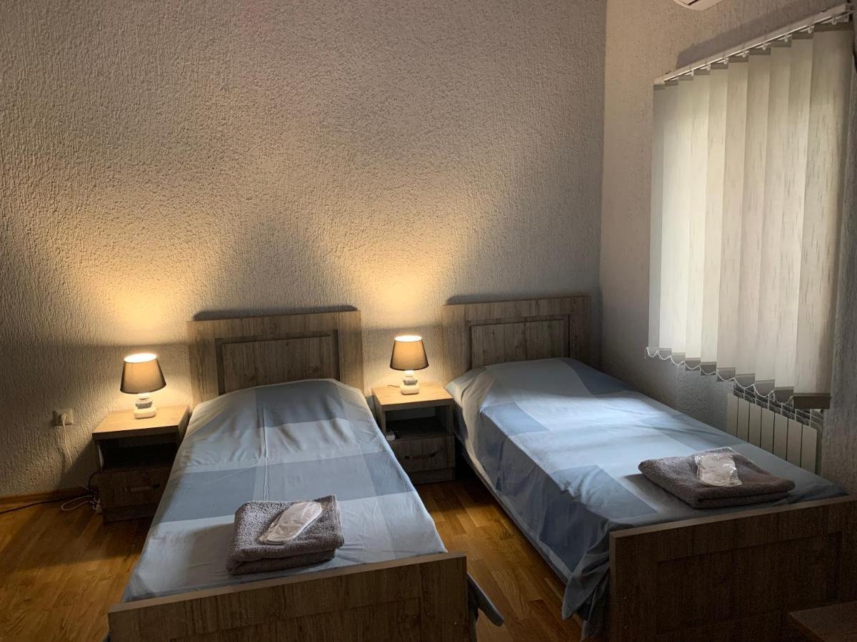 Nickos Hotel Kutaisi Luaran gambar
