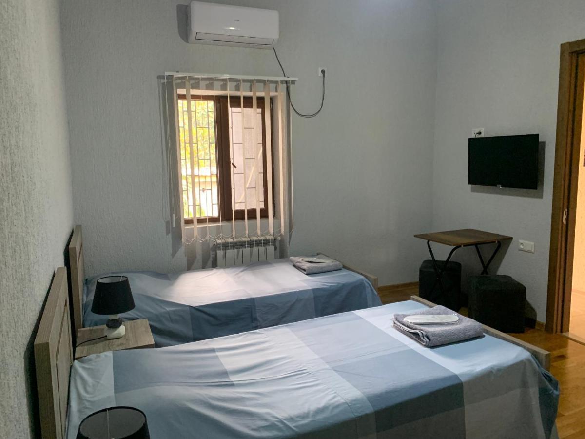 Nickos Hotel Kutaisi Luaran gambar
